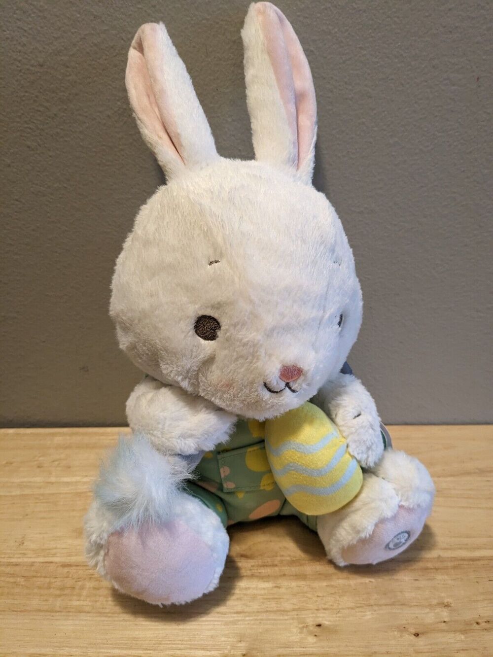 Hallmark Sunshiny Day White Easter Bunny Singing Plush No Motion With Tag